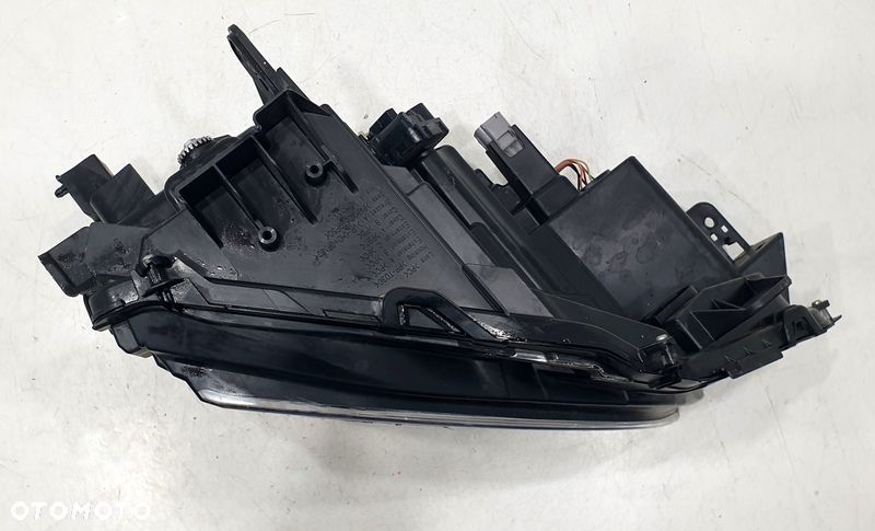 Mitsubishi Eclipse Cross Reflektor Lewy - 6