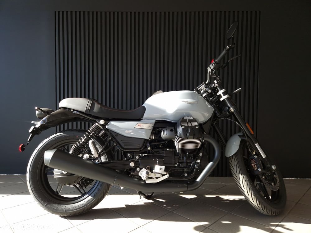 Moto Guzzi V7 - 4