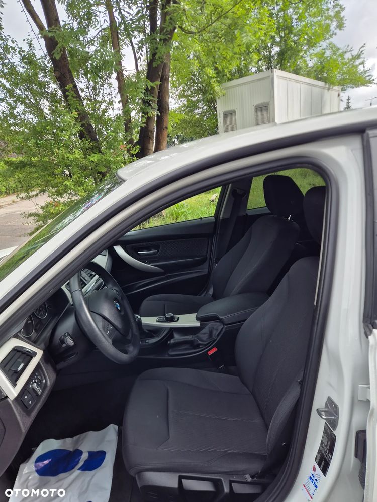 BMW Seria 3 316d EU6 - 12