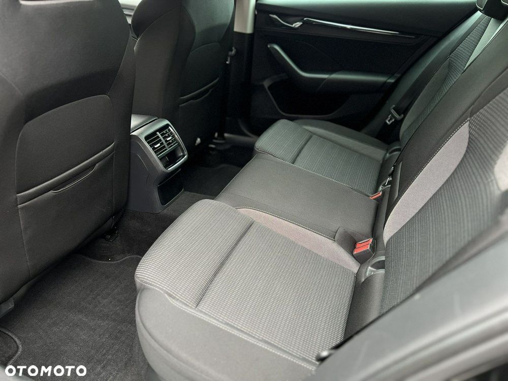 Skoda Octavia 2.0 TDI Ambition DSG - 38