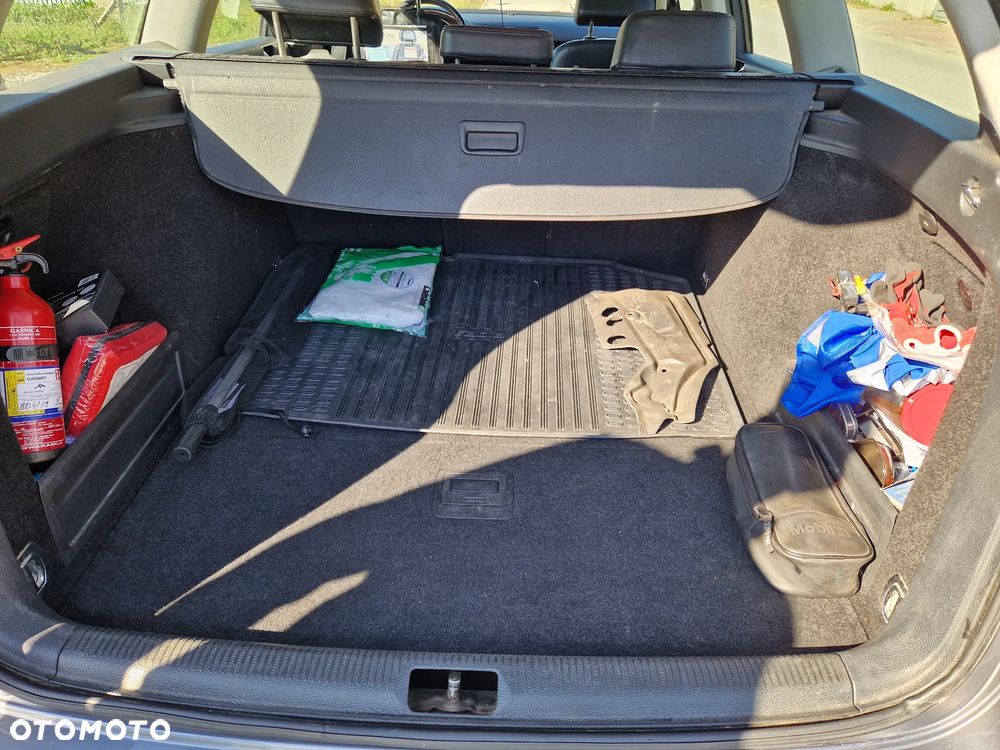 Volkswagen Passat 2.0 TDI DPF Highline - 17