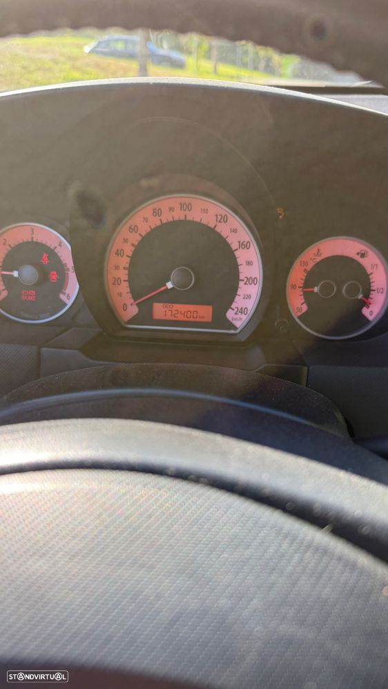 Kia Ceed 1.6 CRDi EX — fotografia 14