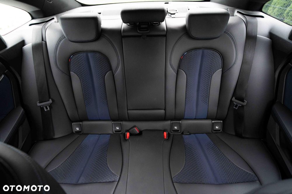 BMW Seria 2 220d M Sport - 34
