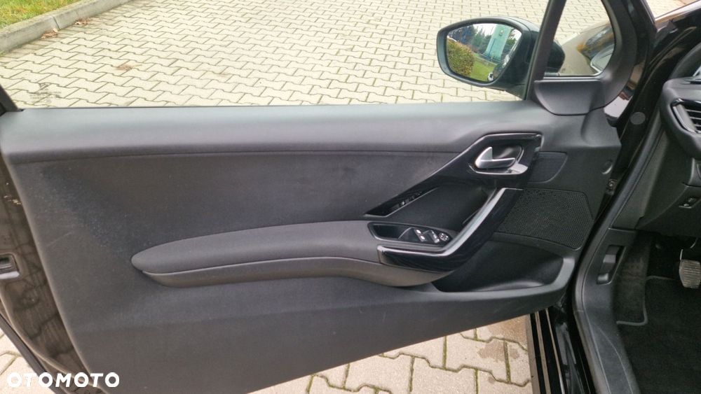 Peugeot 208 1.6 e-HDi Allure STT - 11