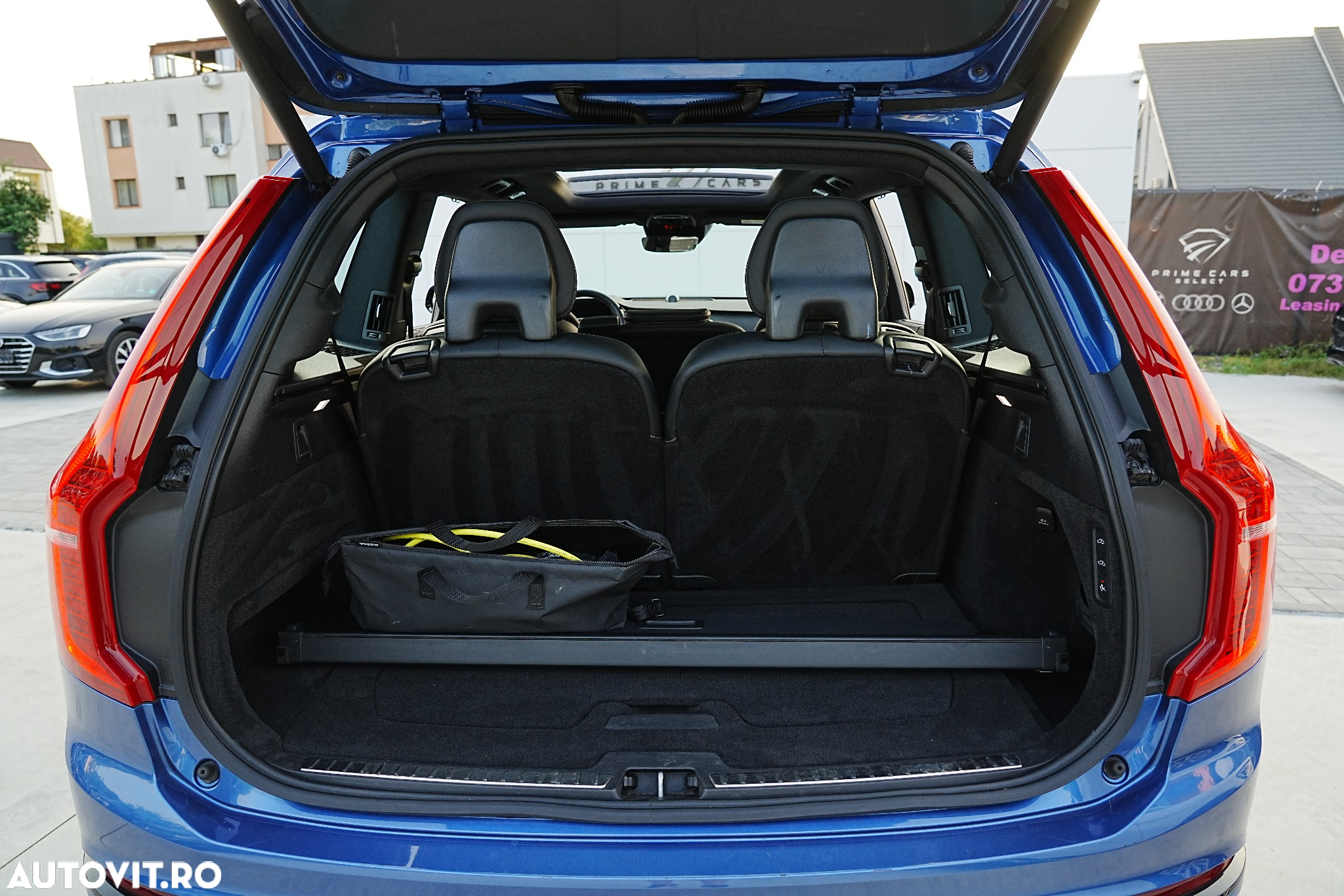 Volvo XC 90 Recharge T8 eAWD R-Design - 32