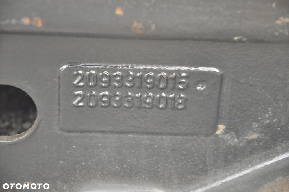 Obudowa skrzyni biegów Deutz Fahr M620 - 4