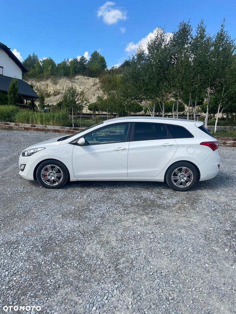 Hyundai i30 blue Kombi 1.6 CRDi Classic Navigation - 7