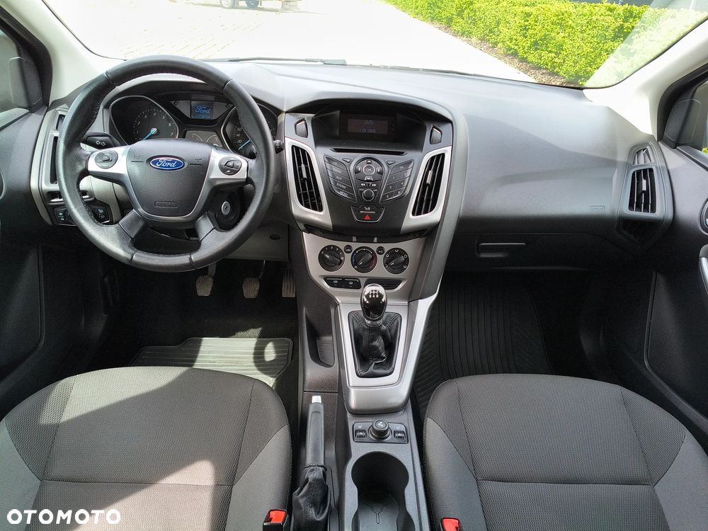 Ford Focus 1.6 Ambiente - 19