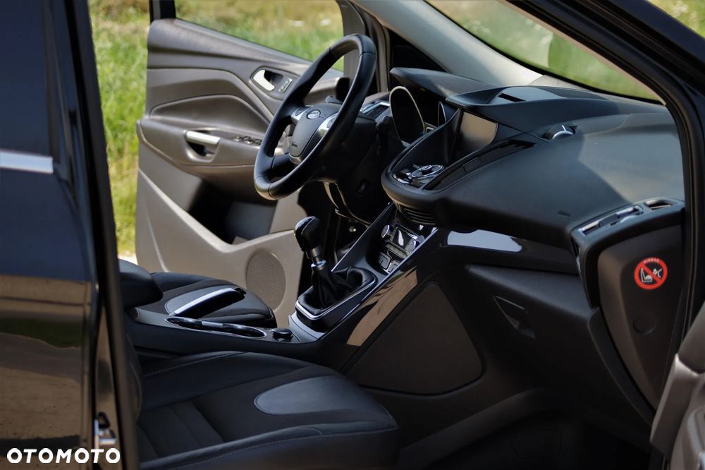 Ford Kuga - 1