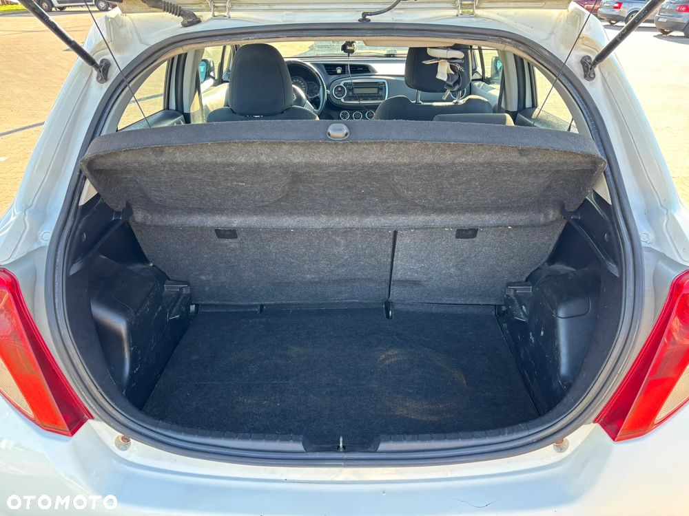Toyota Yaris - 10