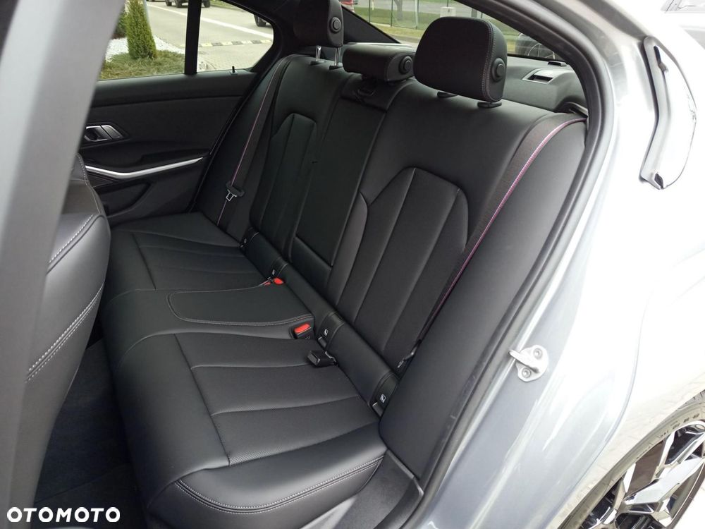 BMW Seria 3 - 22