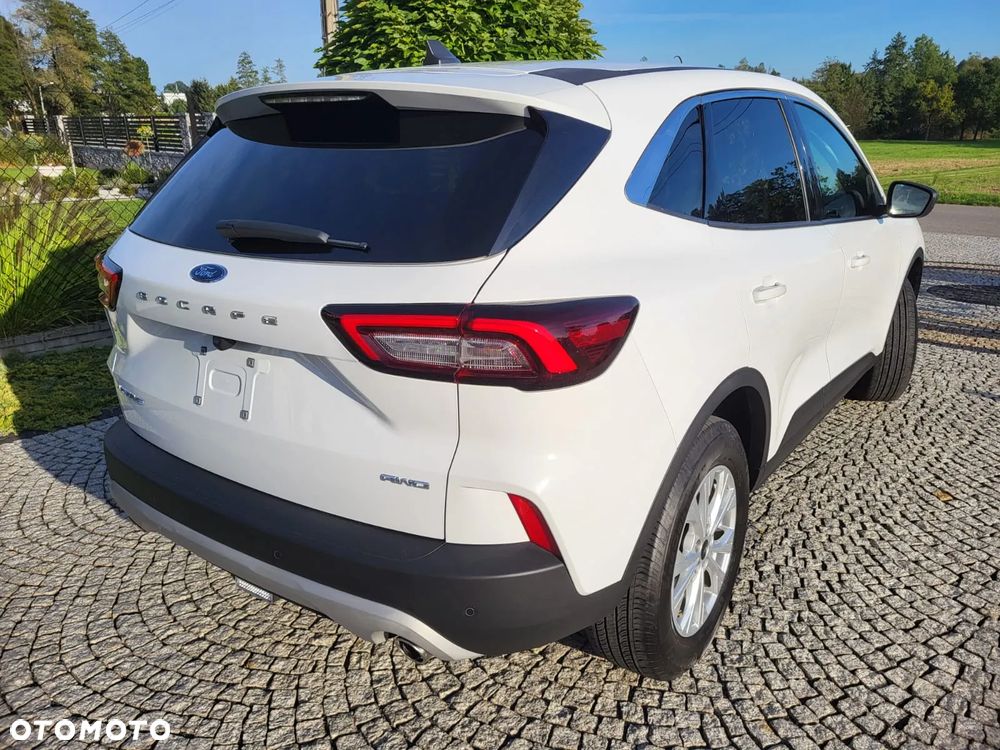 Ford Kuga - 10