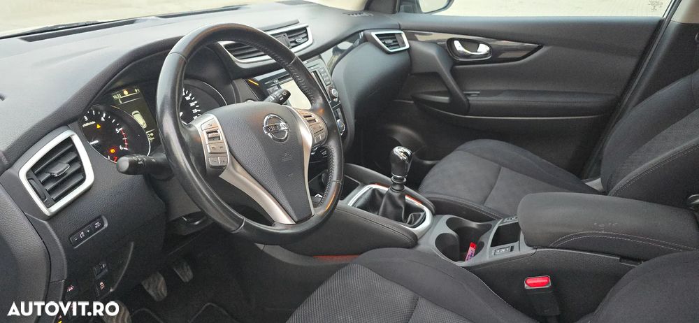 Nissan Qashqai 1.6 DCI N-Vision - 17