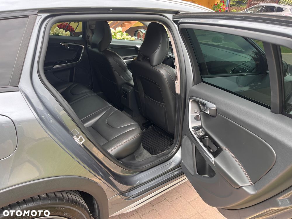 Volvo V60 Cross Country D4 Summum - 11