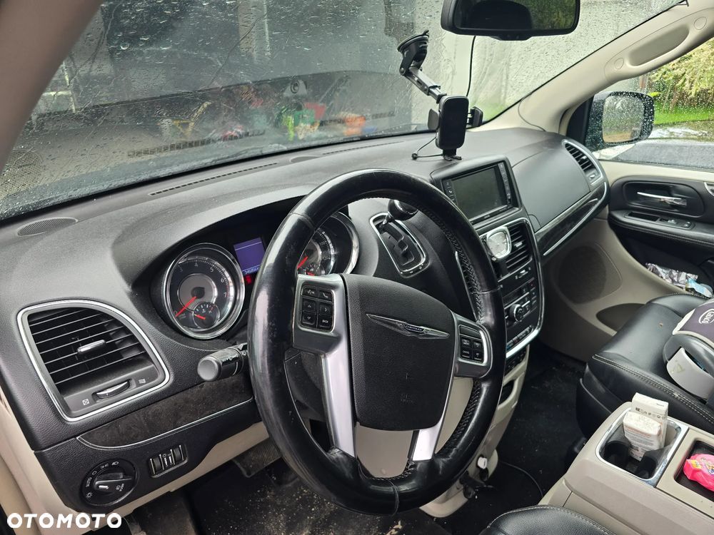 Chrysler Town & Country 3.6 Limited - 6