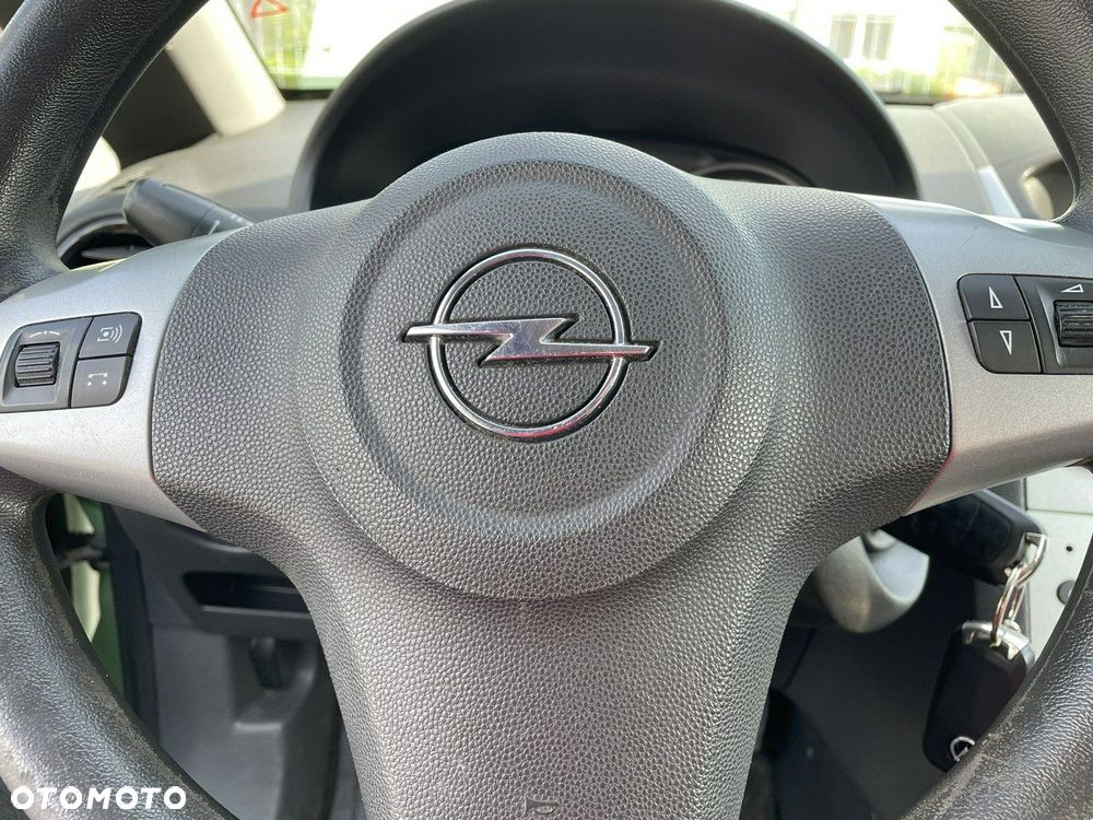 Opel Corsa - 8
