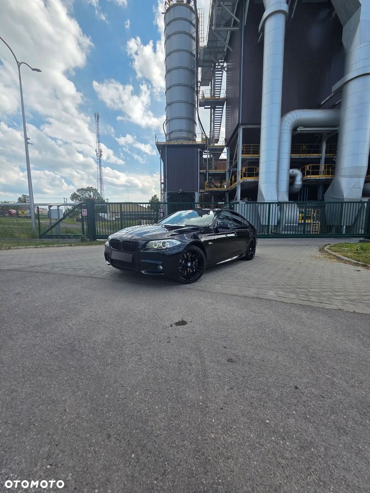 BMW Seria 5 550i Sport-Aut - 13