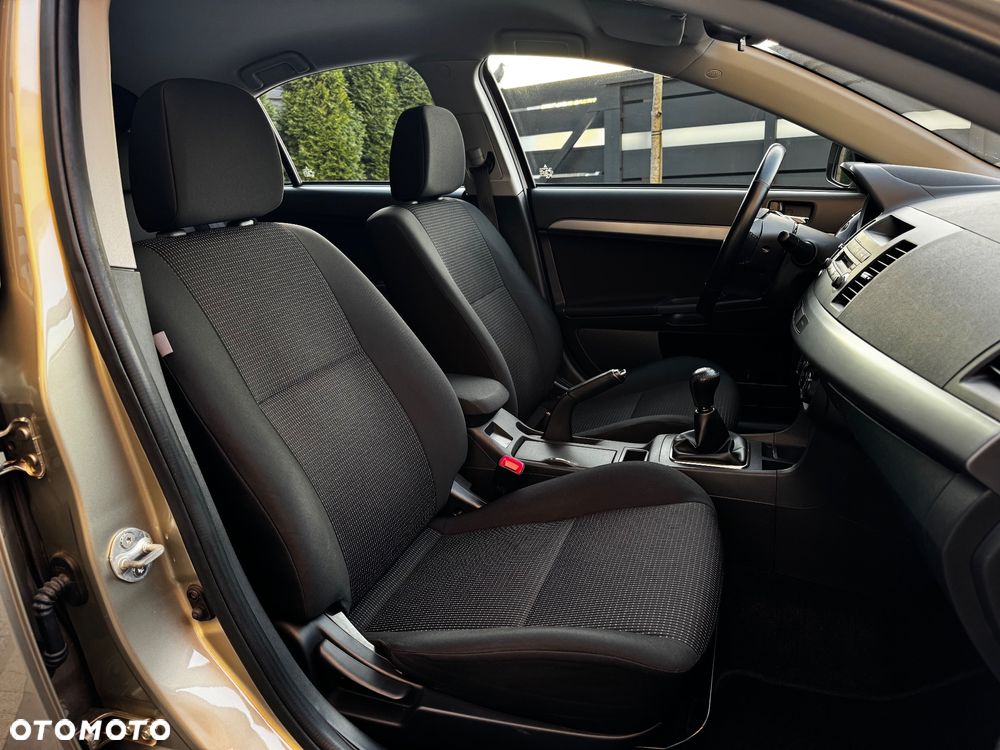 Mitsubishi Lancer - 15