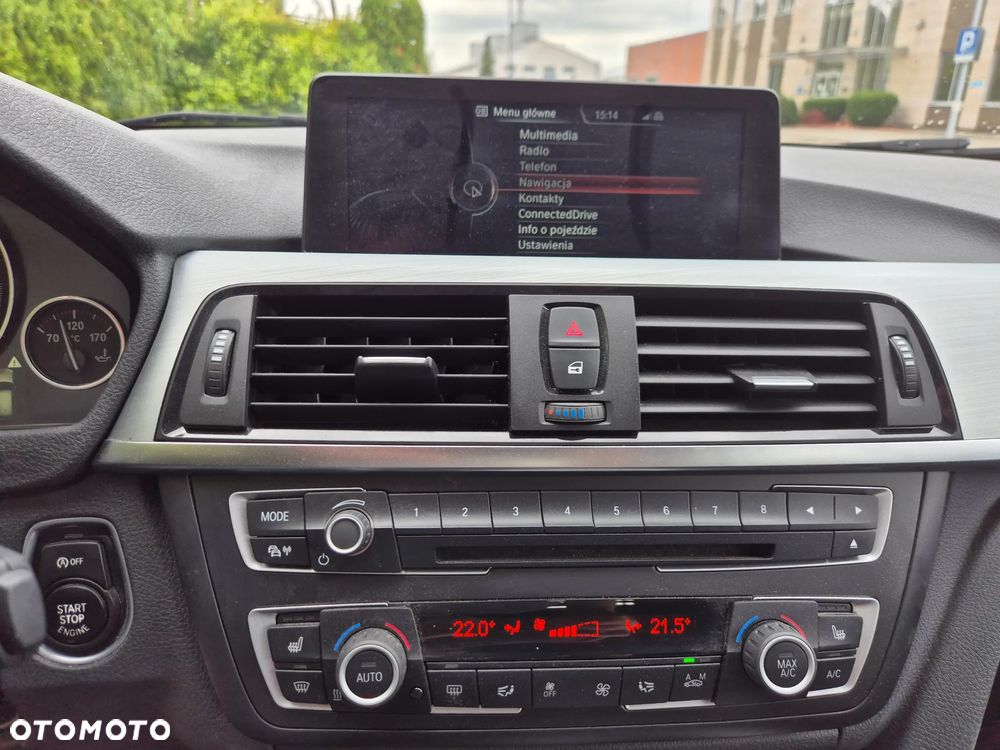 BMW Seria 3 335i xDrive Sport Line - 31