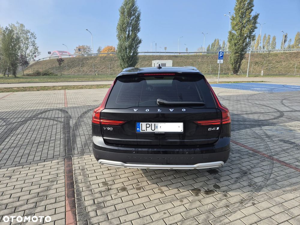 Volvo V90 Cross Country - 6