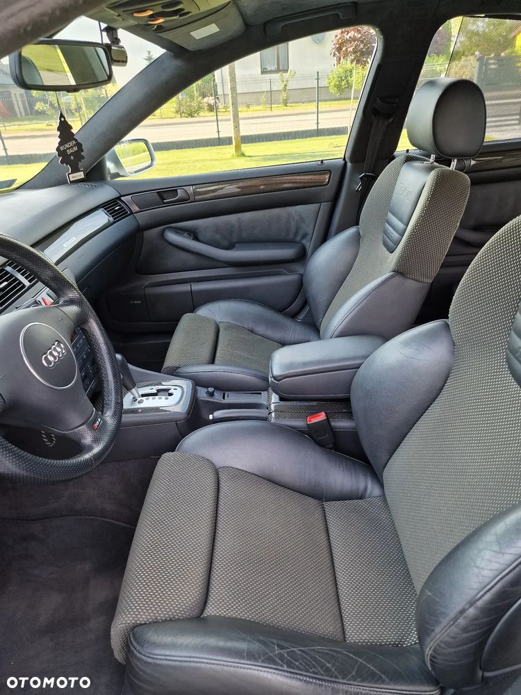 Audi RS6 Standard - 16