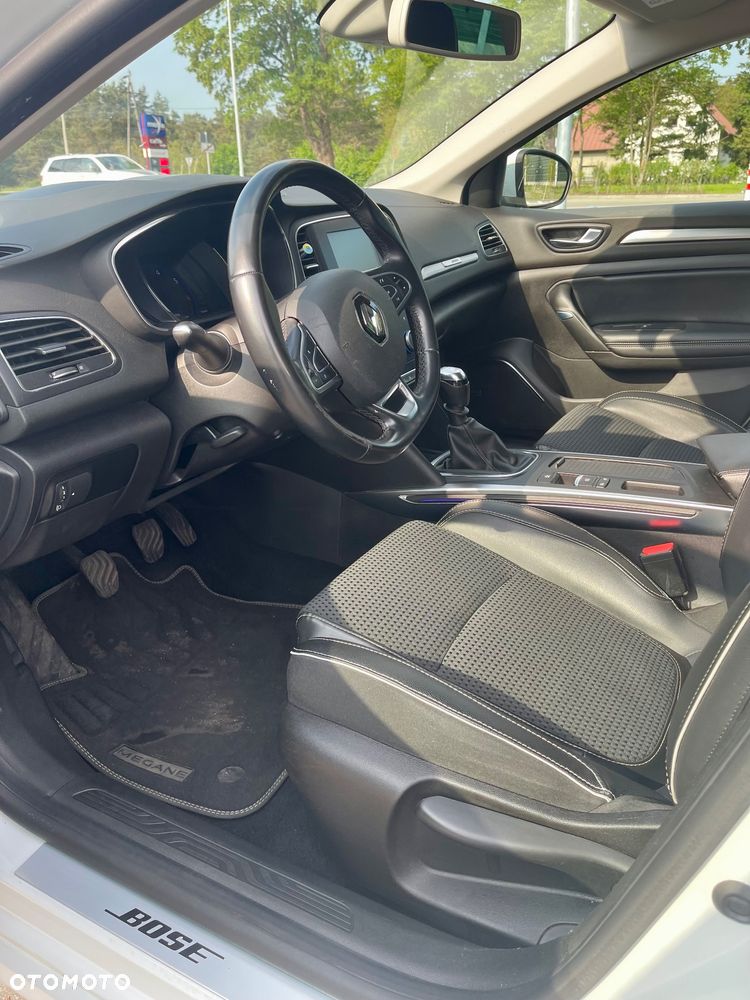 Renault Megane TCe 140 GPF BOSE EDITION - 16