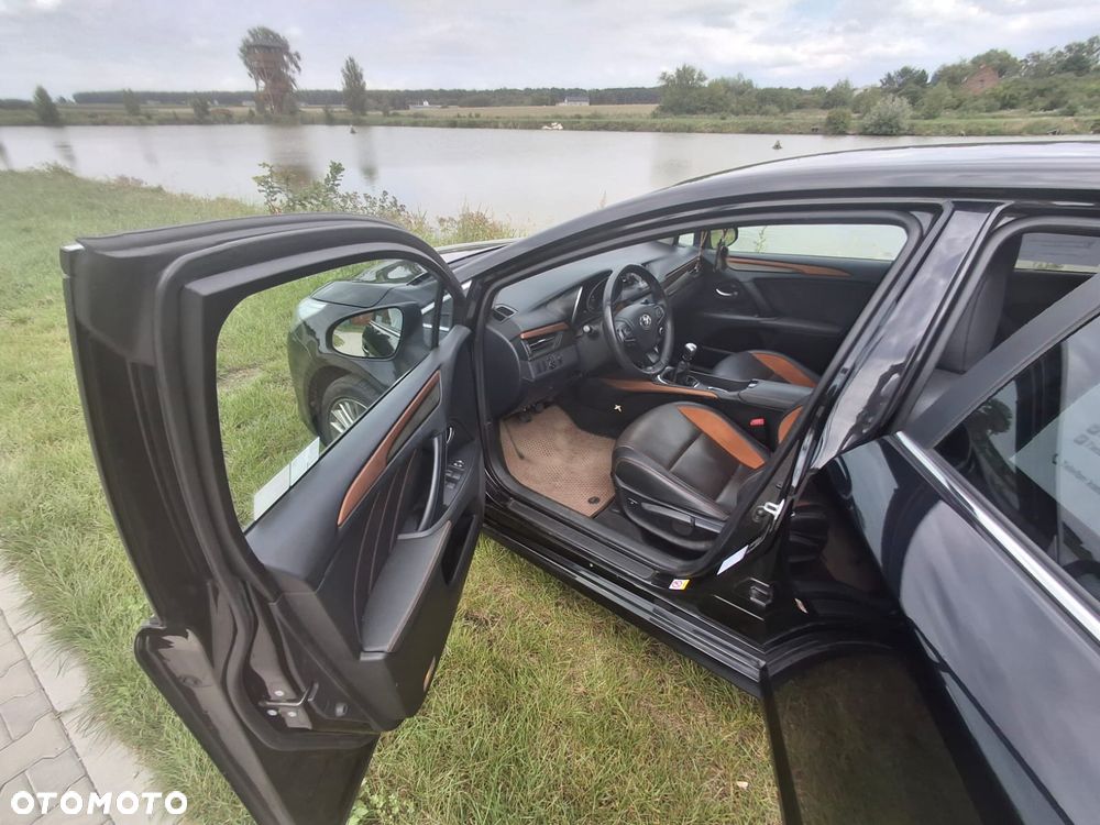 Toyota Avensis 1.8 Premium - 2