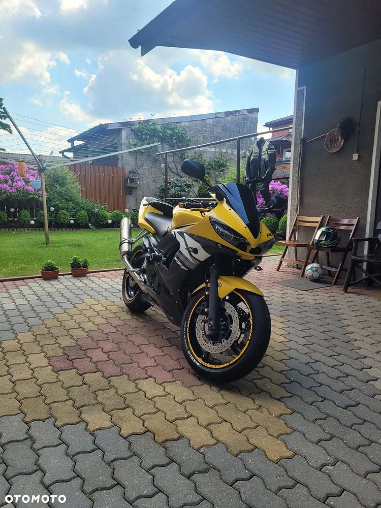 Yamaha R6 - 1
