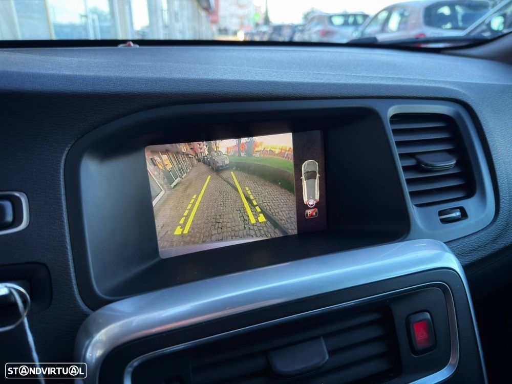 Volvo V60 2.0 D2 Momentum Drive - 18