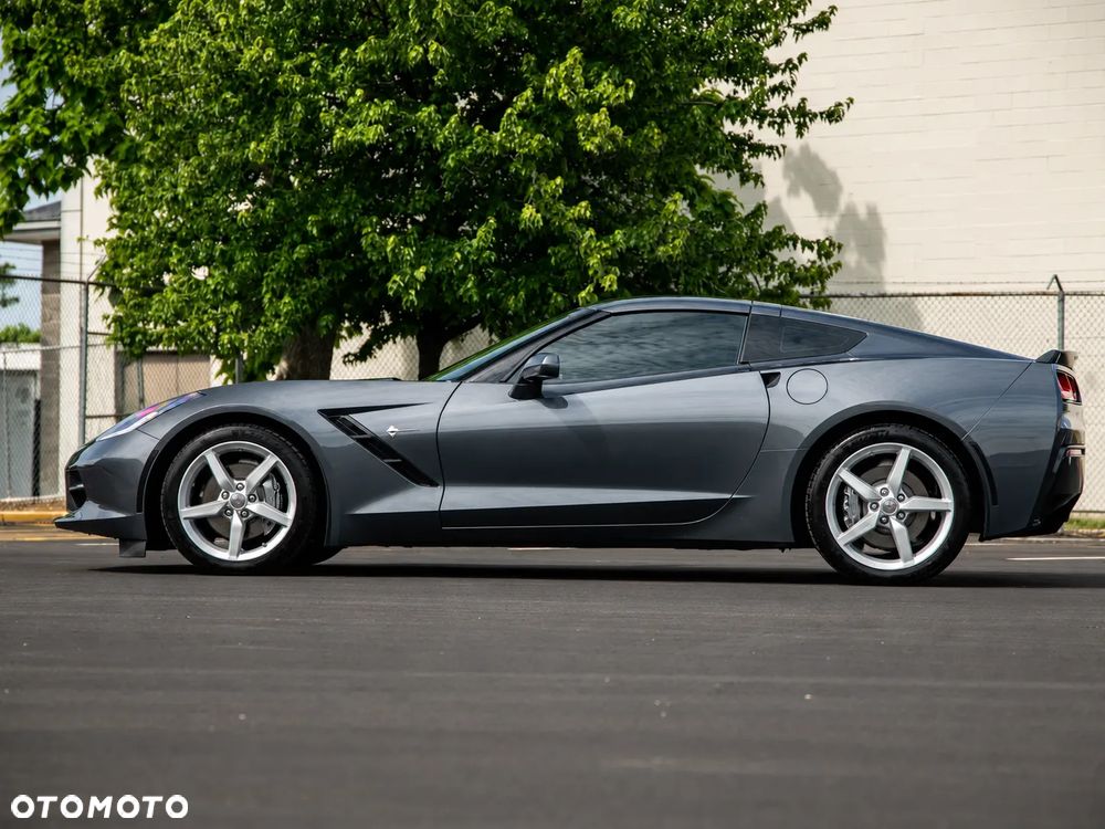 Chevrolet Corvette - 10
