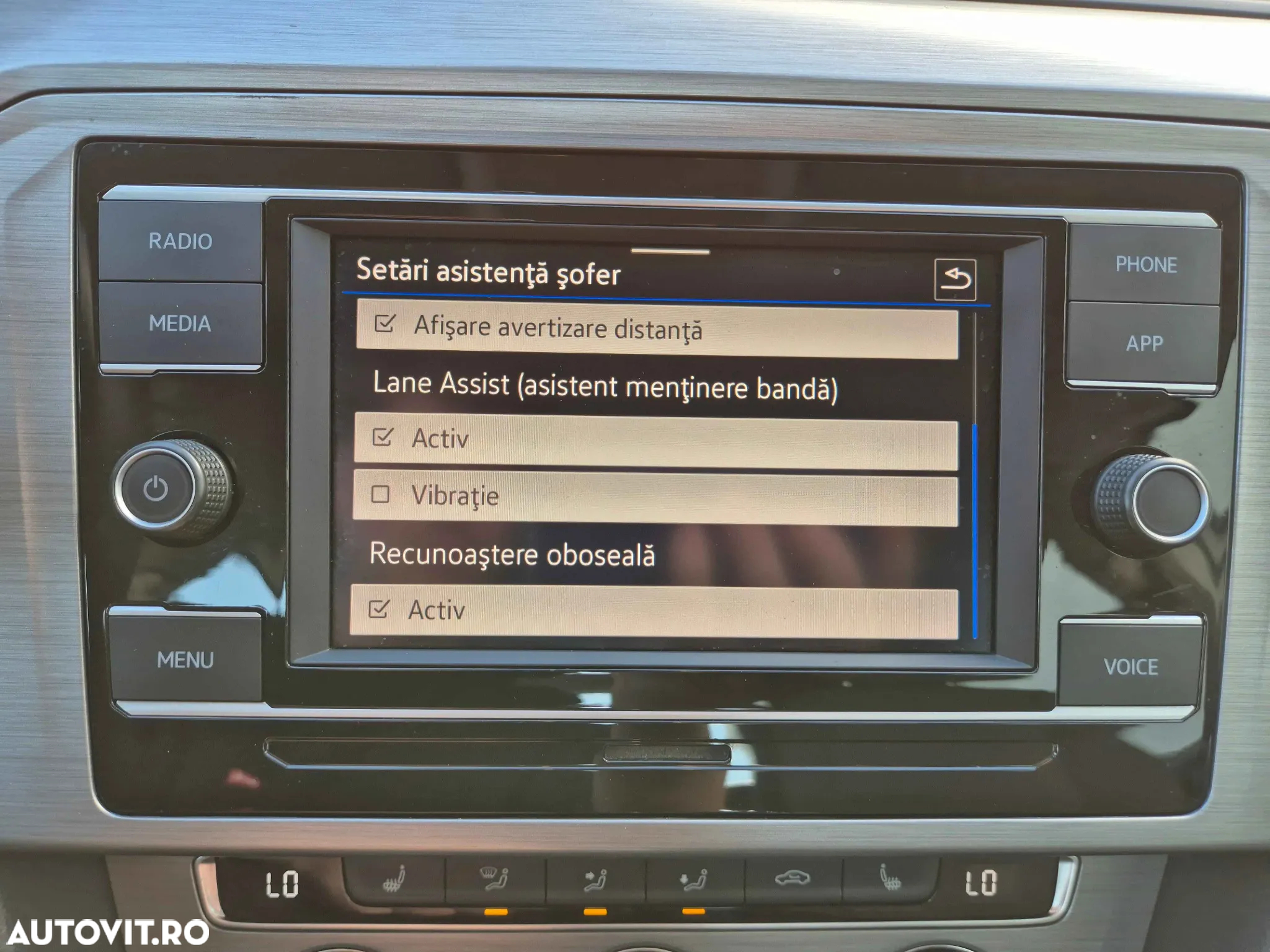 Volkswagen Passat - 31