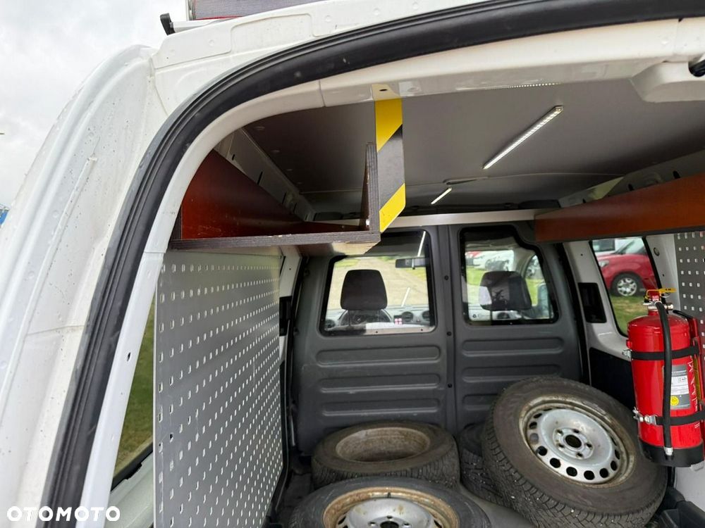 Volkswagen Caddy - 31