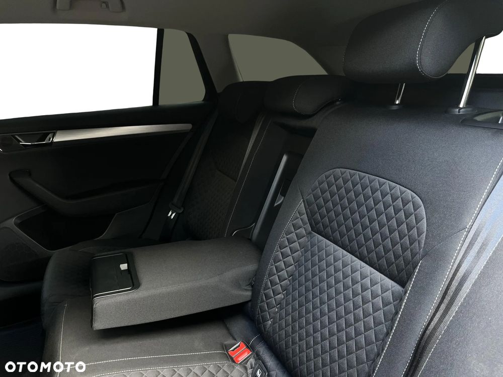Skoda Superb 2.0 TDI SCR Ambition DSG - 26