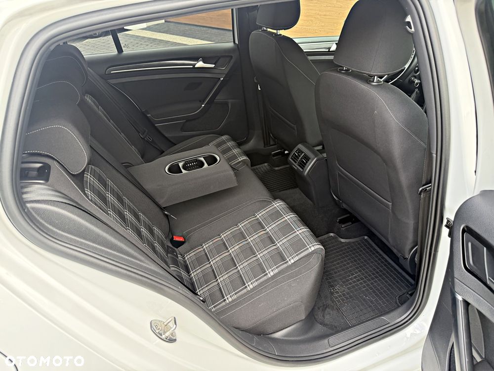 Volkswagen Golf GTD (BlueMotion Technology) - 28
