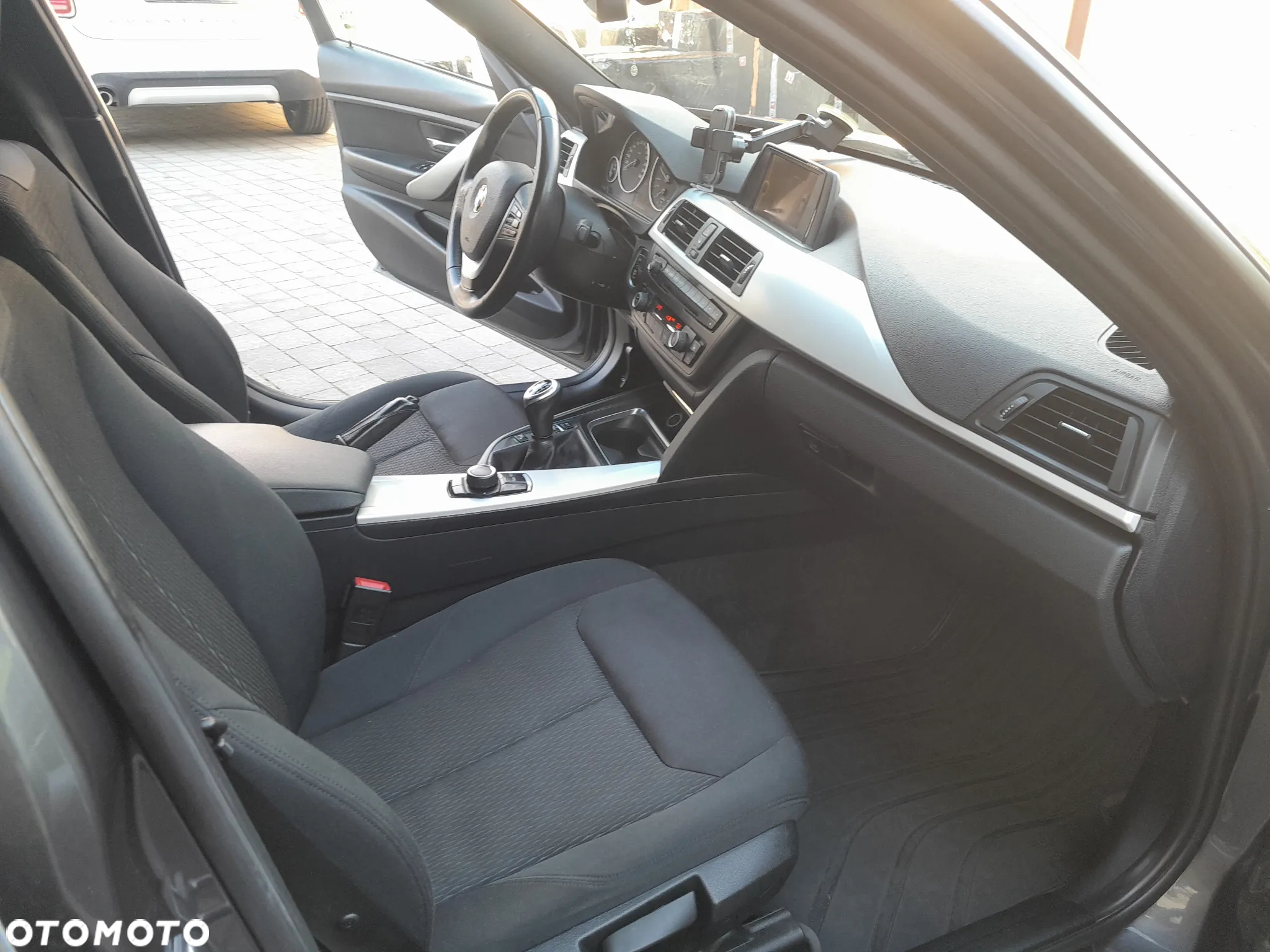 BMW Seria 3 - 17