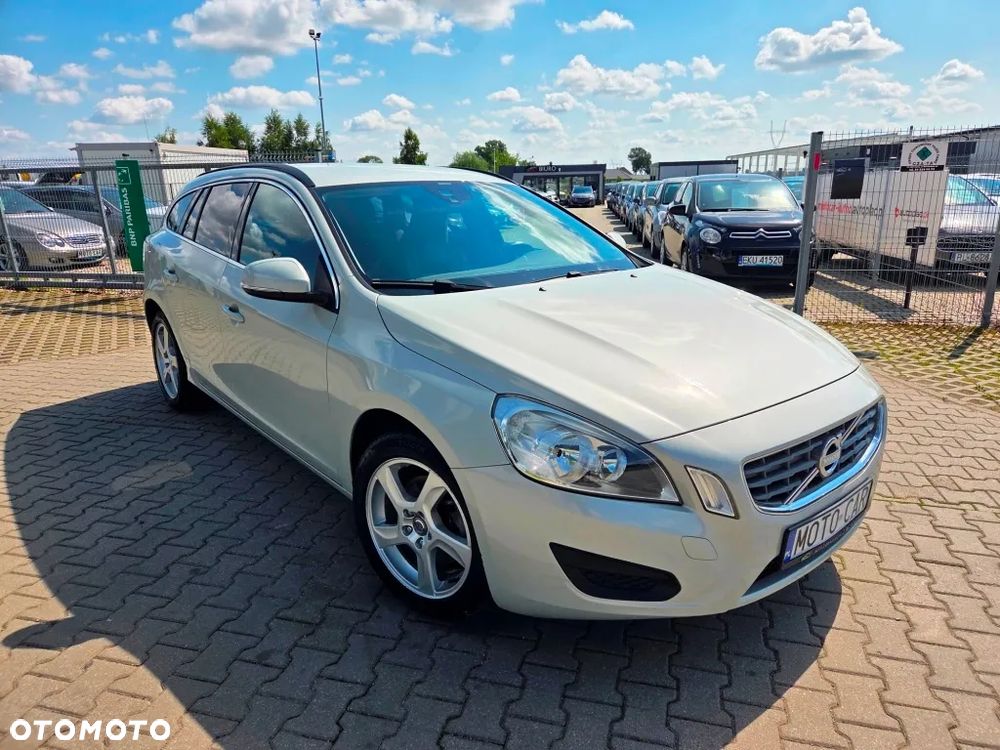 Volvo V60 D2 Momentum - 2