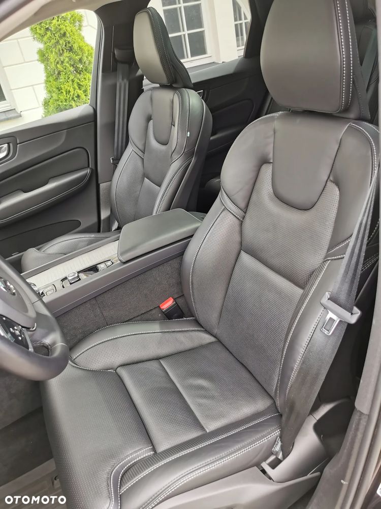 Volvo XC 60 T8 AWD Ultra Black Edition - 10