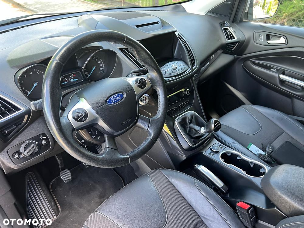 Ford Kuga 1.5 EcoBoost 2x4 Titanium - 11