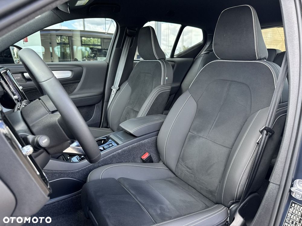 Volvo XC 40 B3 Plus Dark - 10
