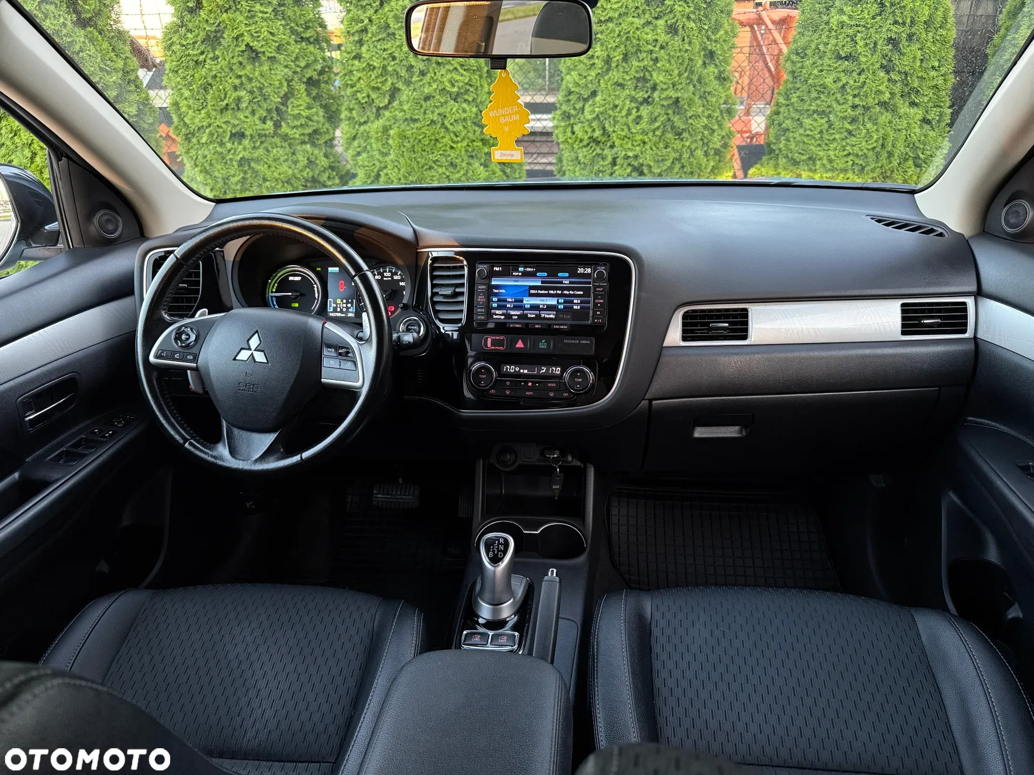 Mitsubishi Outlander 2.0 4WD Plug-In Hybrid Top - 15