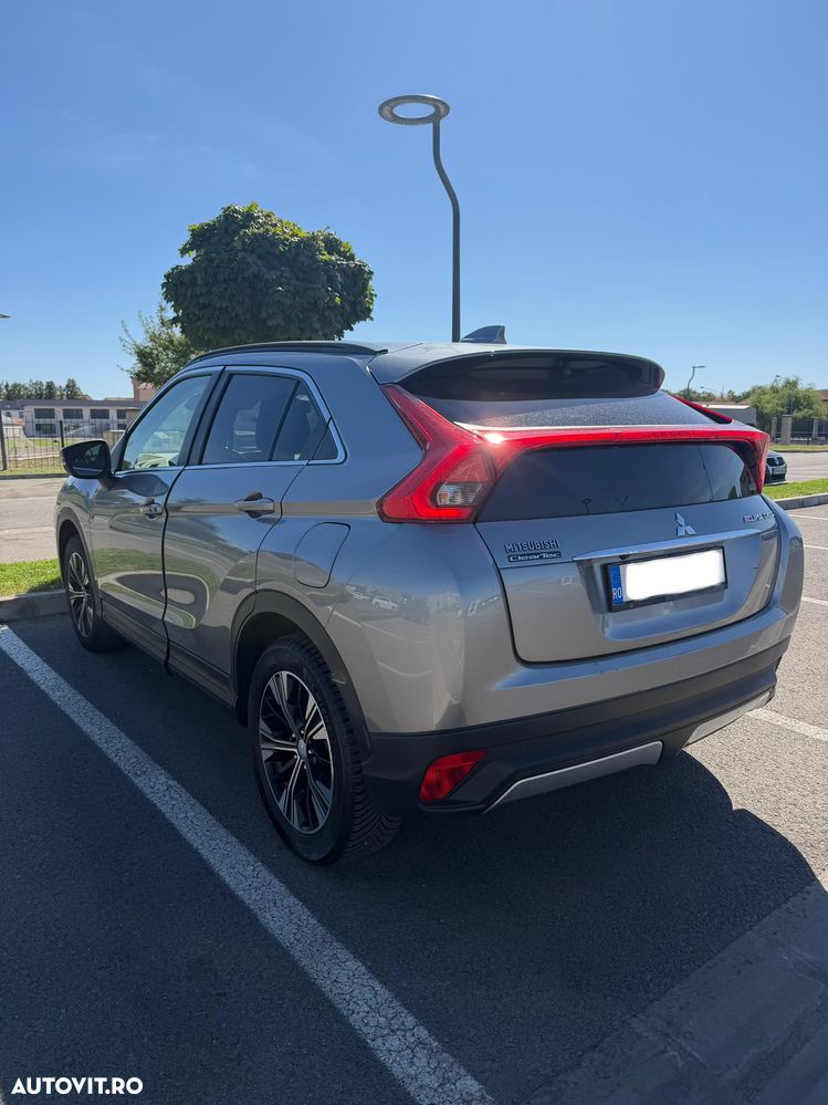 Mitsubishi Eclipse-Cross 1.5-litre 16-valve DOHC MIVEC 4X4 Invite+ Aut. - 3