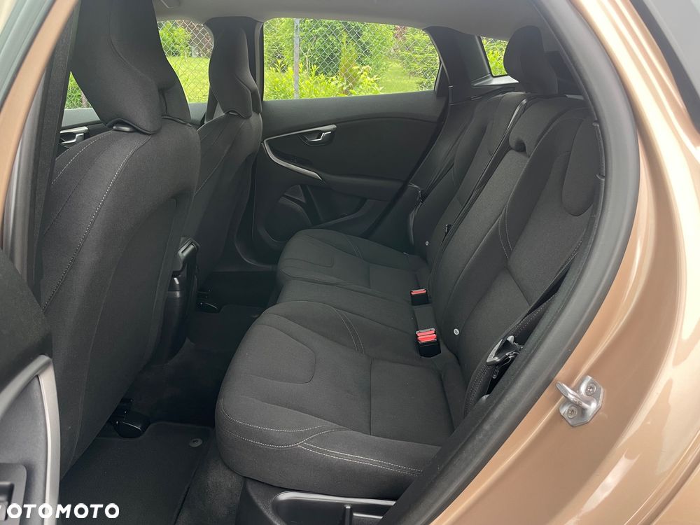 Volvo V40 D2 Momentum - 10