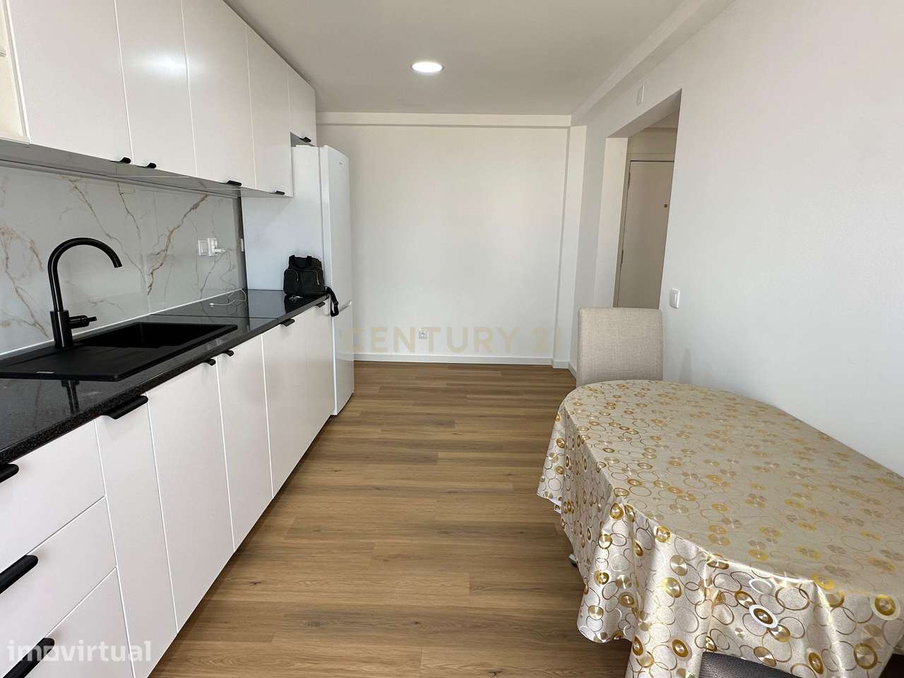 Apartamento T2 Remodelado, Equipado e Mobilado - Olhão - Grande imagem: 4/34