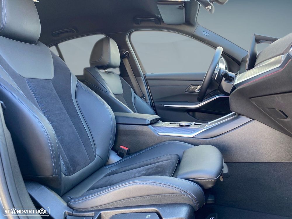 BMW 330 e Pack Desportivo M Auto - 16