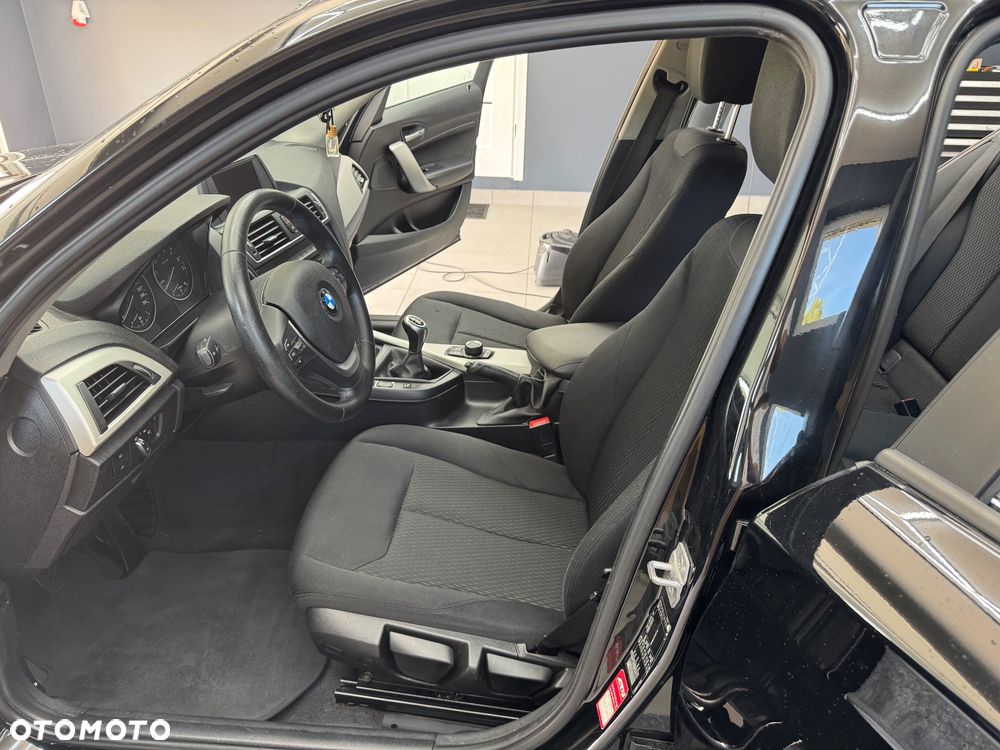 BMW Seria 1 116i - 29