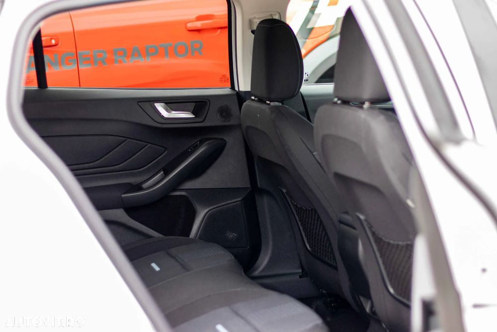 Ford Focus 1.0 EcoBoost 6MT MHEV Active X - 17