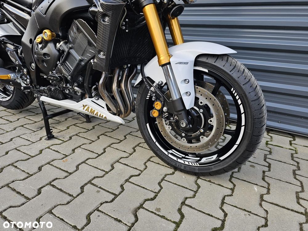 Yamaha FZ8 - 13