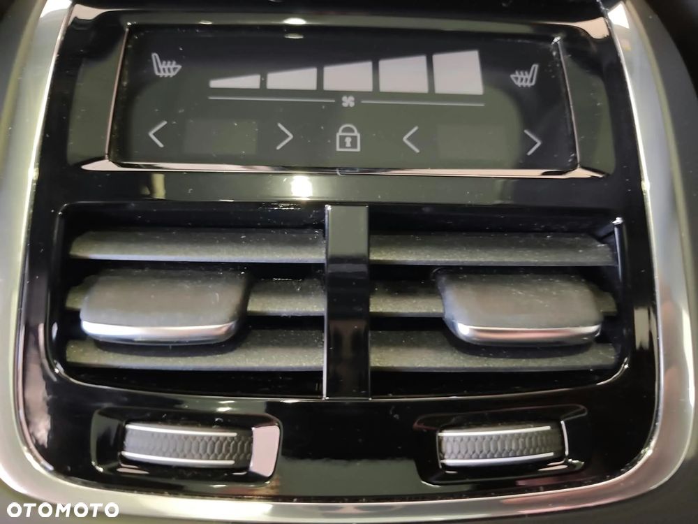 Volvo XC 60 B5 B AWD Ultimate Black Edition - 30