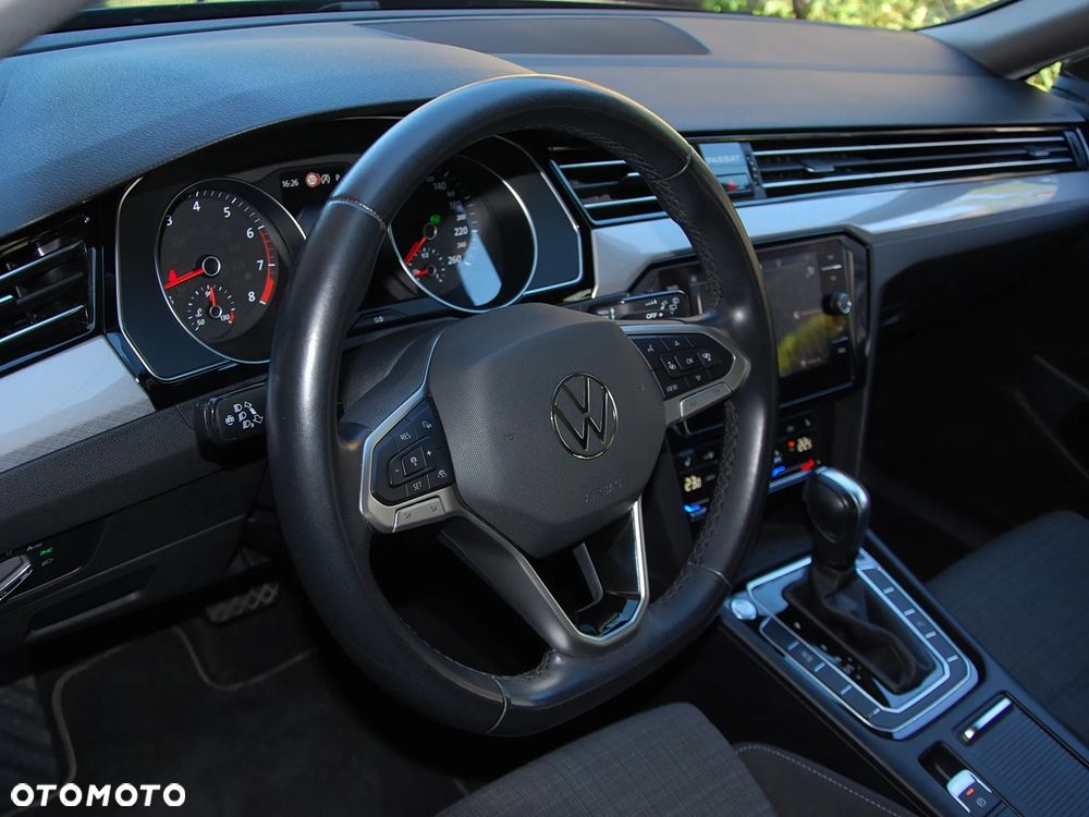 Volkswagen Passat - 40