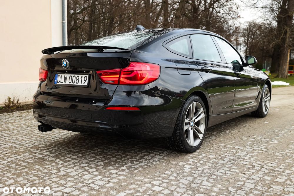 BMW Seria 3 330i Sport Line Sport - 14
